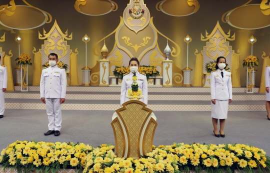 ดร.นันทา หงวนตัด รักษาการผู้อำนวยการ สมศ. พร้อมคณะผู้บริหาร ร่วมบันทึกเทปถวายพระพรชัยมงคลเนื่องในวโรกาสวันเฉลิมพระชนมพรรษา พระบาทสมเด็จพระเจ้าอยู่หัว วันที่ 28 กรกฎาคม 2564